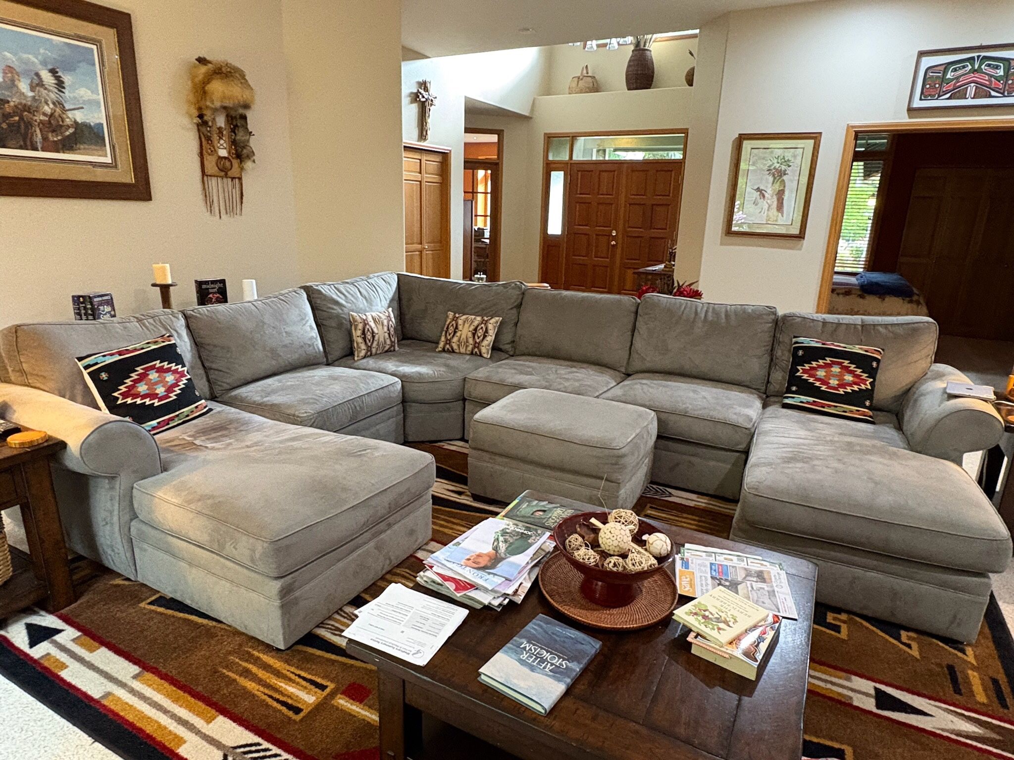 For Sale——Pottery Barn 5 Piece Sectional W/ Ottoman