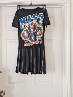 Kiss Zipper Dress T- Shirt Size Small