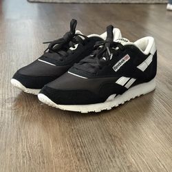 Reebok Classics Women’s Size 8