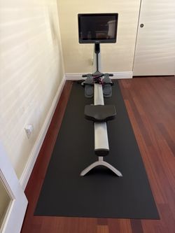 2021 Hydrow Pro Rowing Machine Very Good Condition 51-200 Rides - San Jose, CA