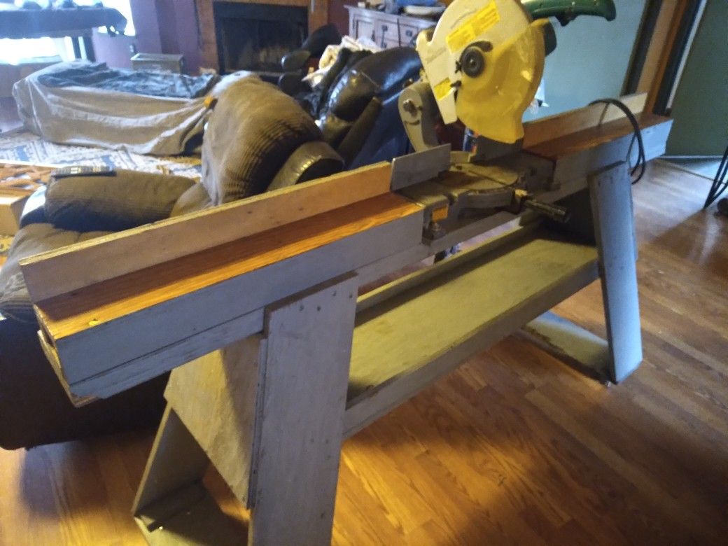 makita chop saw on stand with locking wheels