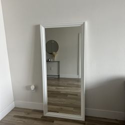 White Mirror