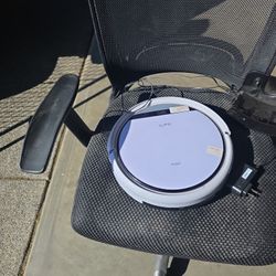 Robot Vacuum With Charging Dock