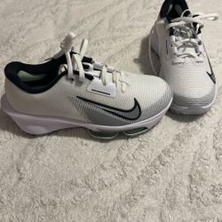 golf shoes