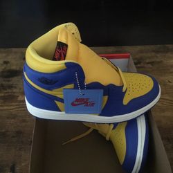 New Women’s Air Jordan 1 Retro High OG size 6.5