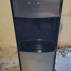 Igloo Water Dispenser 