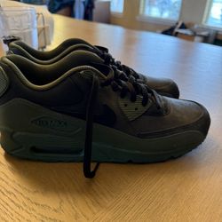 Nike Air Max 90 Gore Tex Size 11.5