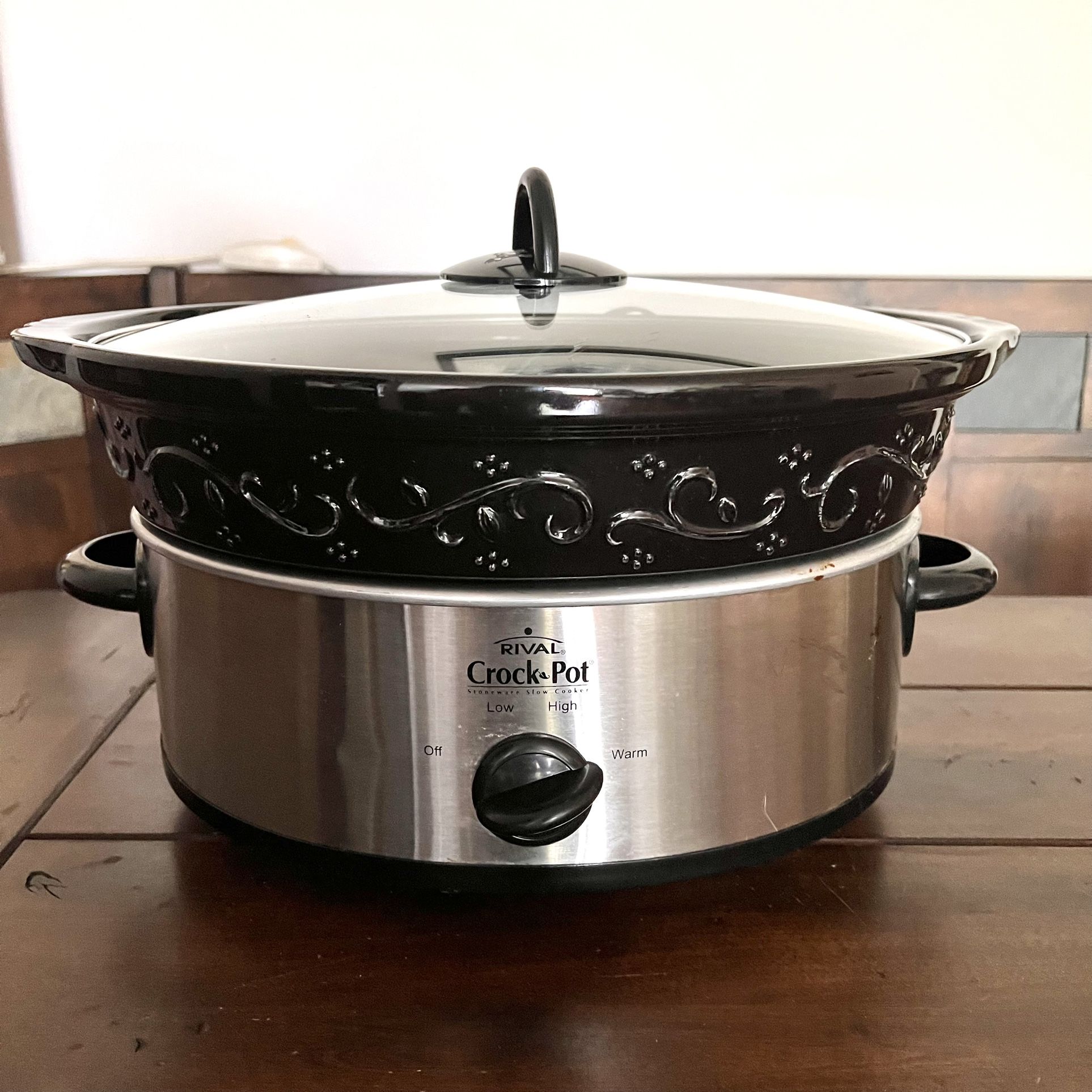 Crock-Pot 8-Quart Multi-Use XL Express Crock Programmable Slow Cooker for  Sale in San Antonio, TX - OfferUp