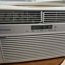 Frigidaire Window Air Conditioning Unit