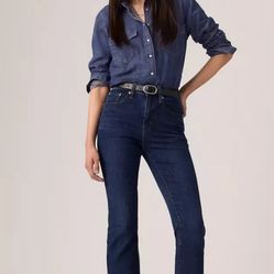 Levi Woman’s 725 Bootcut 28x30 New Without Tags