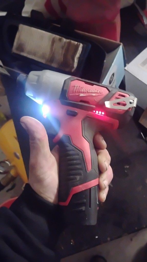 Milwaukee M12 Impact Driver