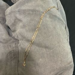 20’inches Figaro Chain Gold Plated 95$
