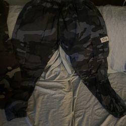 SHEIN Camo Pants Size Medium