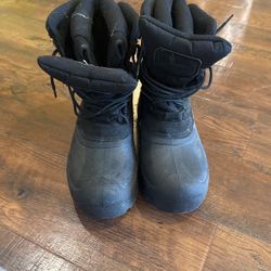 Field And Stream (3M Thinsulate) Size 9 Snow Boots 