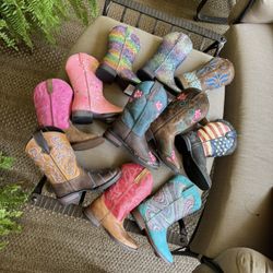 NEW CRAFTING SINGLE BOOTS ( No Pairs) 