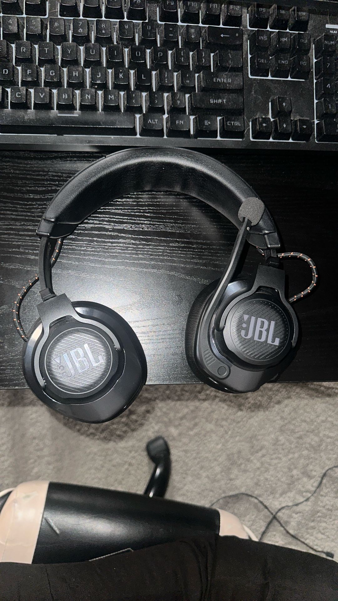 JBL QUANTUM 610 Wireless Headphones