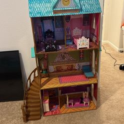 4 Ft Frozen Doll House 