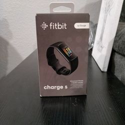 Fitbit Charge 5 