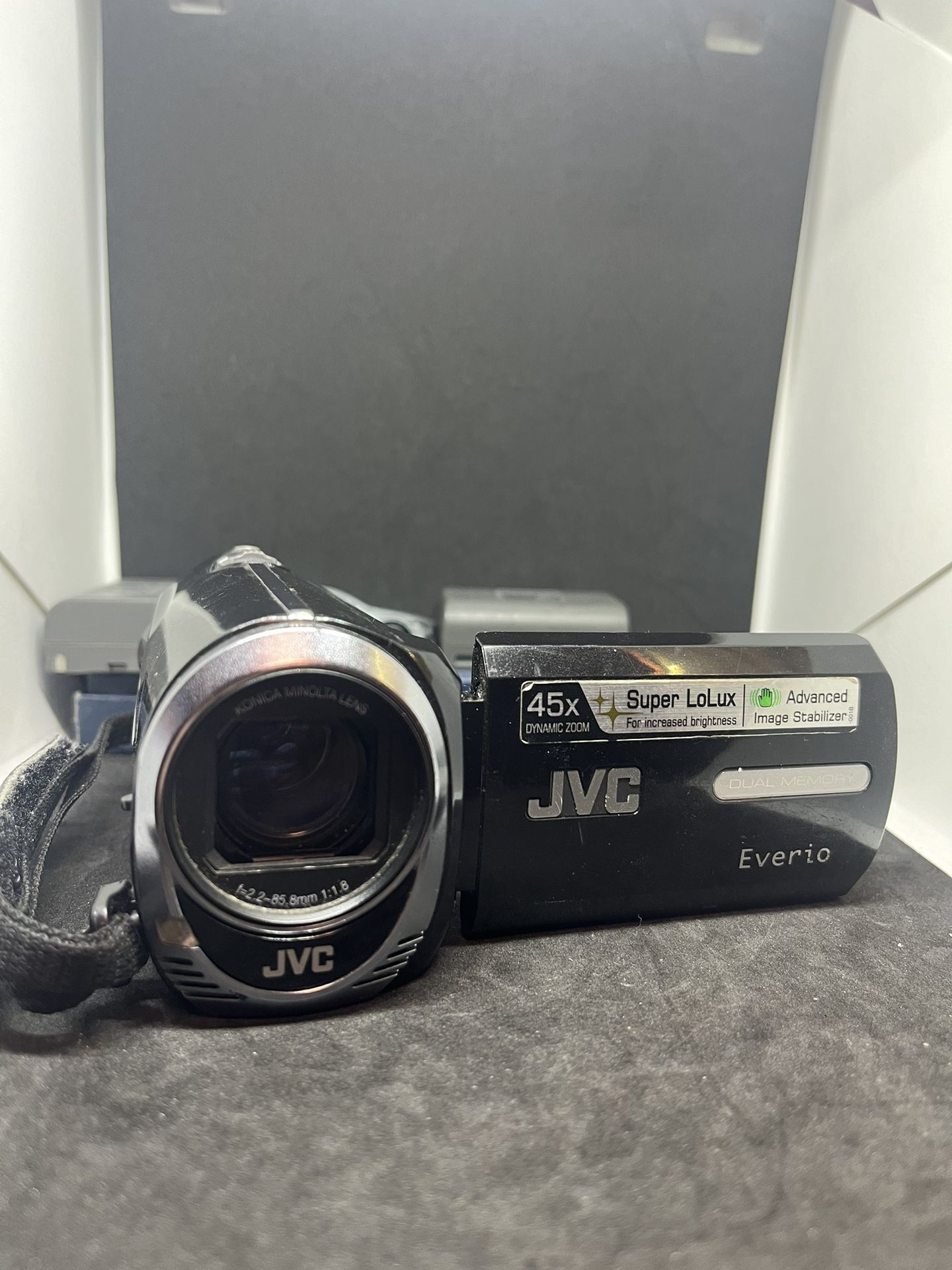JVC Everio Video Camera Camcorder GZ-MS230BU 45x Dynamic Zoom