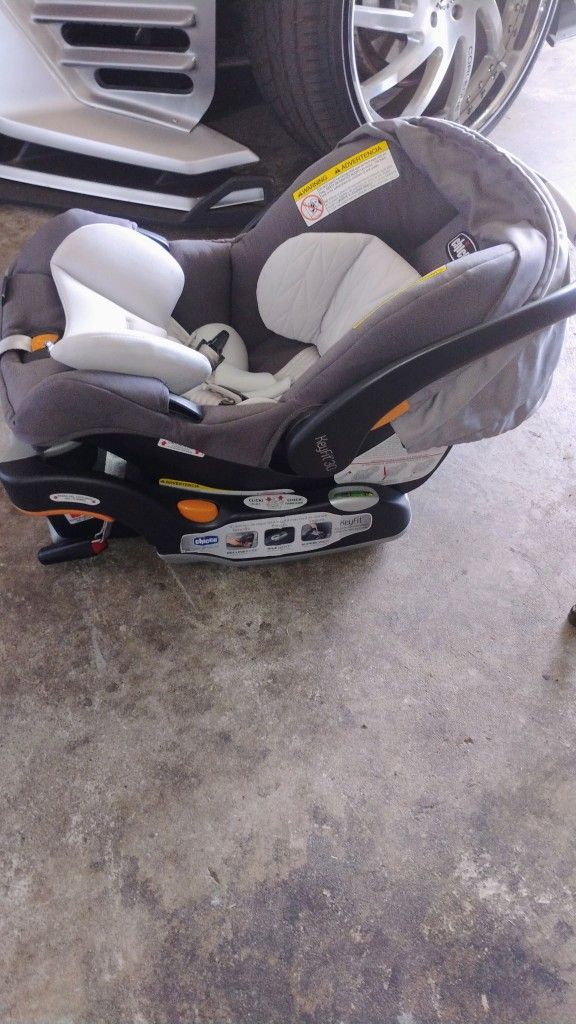 Chicco Keyfit Carseat