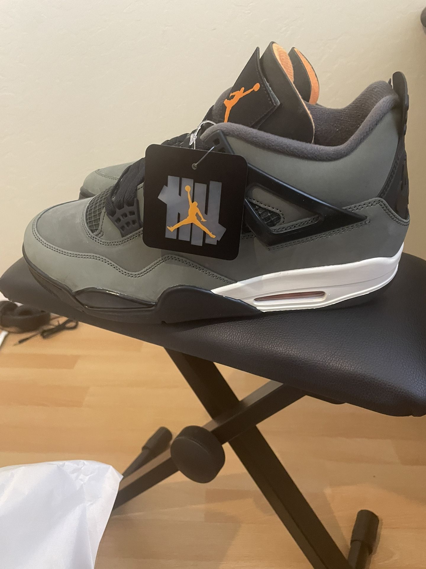Jordan 4 Undefeated