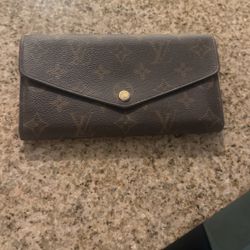 LV WALLET