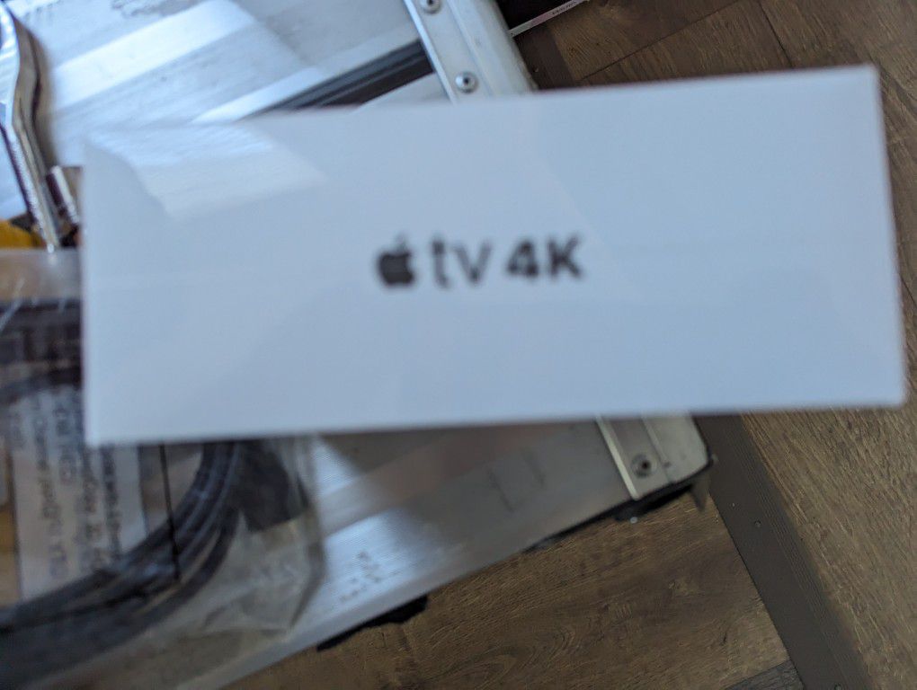 Apple 4K TV Box With Brand New HDMI Cable