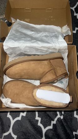 Ugg mini size 6