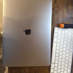 MacBook Pro 2019 16 Inch