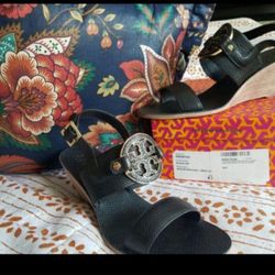 BRAND NEW Tory Burch "Amanda" Wedges Size 8