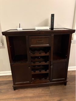 Wine cabinet