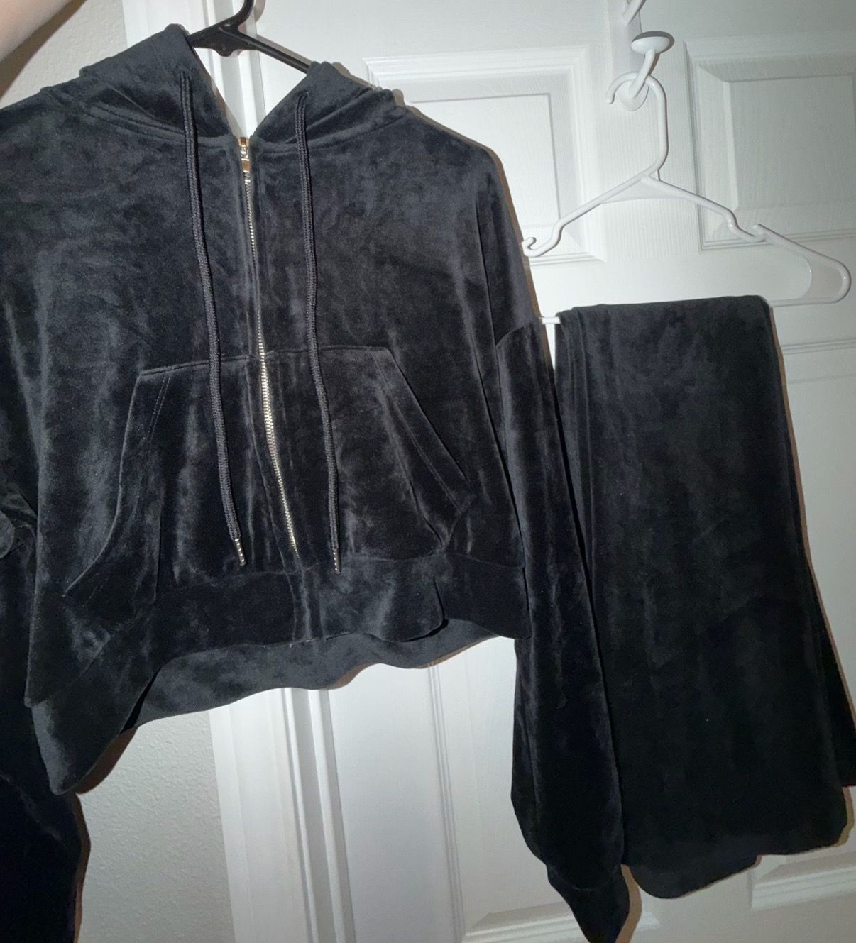 Medium velvet/velour forever 21 Set