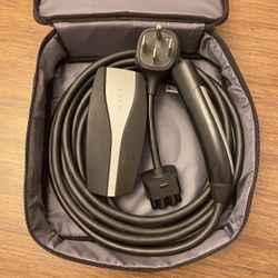 Tesla Accessory Charger