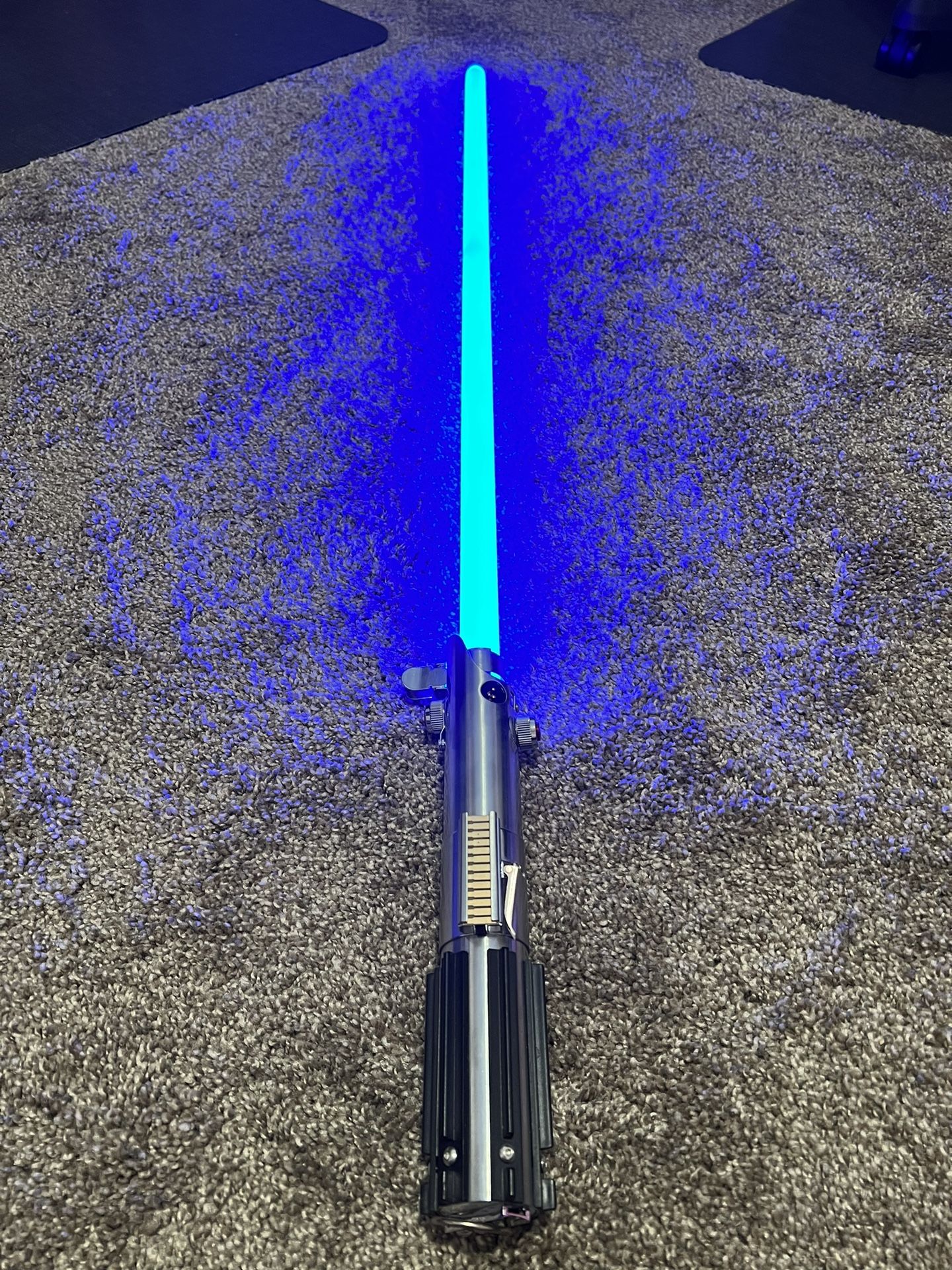 Luke Skywalker Ep5 Installed Lightsaber - Parks Sabers