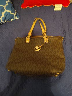 Micheal kors big purse