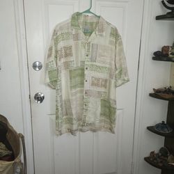 Quick Silver Summers Green &Cream,Beige Shirt . Size L/XL Is  A Very Big Large.