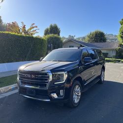 2022 GMC Yukon XL SLT 