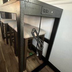 Sofa bar Table + Chairs 