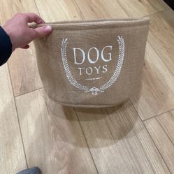 Dog toys bin