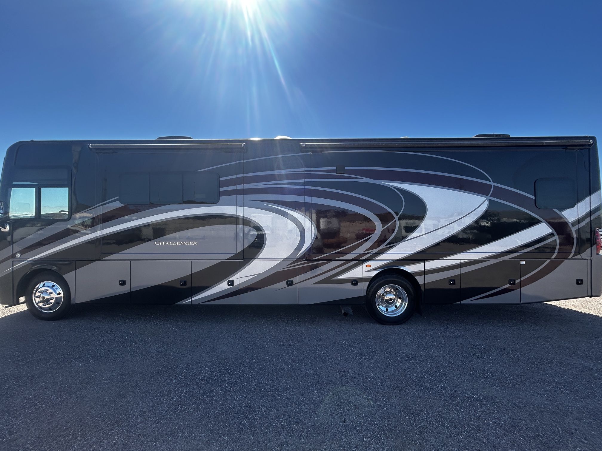 2018 Thor Motor Coach Challenger 37YT