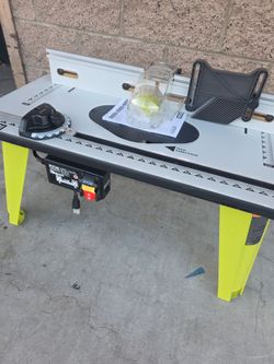RYOBI UNIVERSAL ROUTER TABLE NEW