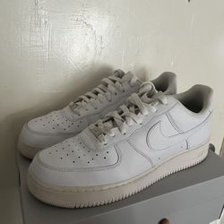 AIR FORCE 1 - SIZE 13