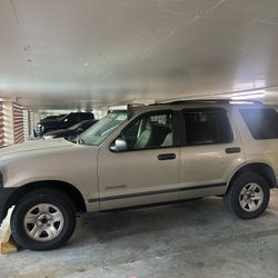 2004 Ford Explorer