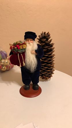 Vintage Handcrafted Lynn Chaney Santa Claus Sculpture