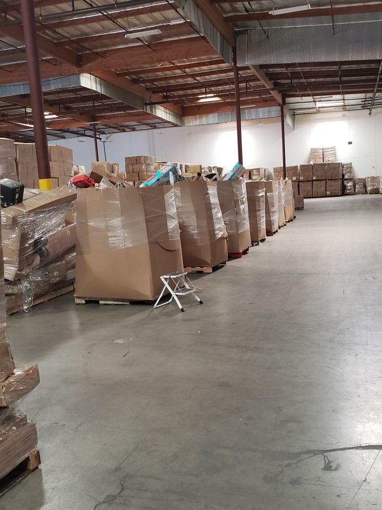 Merchandise Pallets amazon returns overstock/from 400750 for Sale in