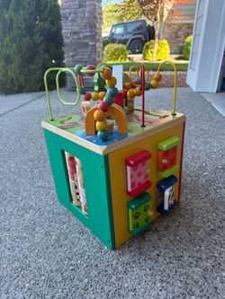 Baby/toddler activity cube