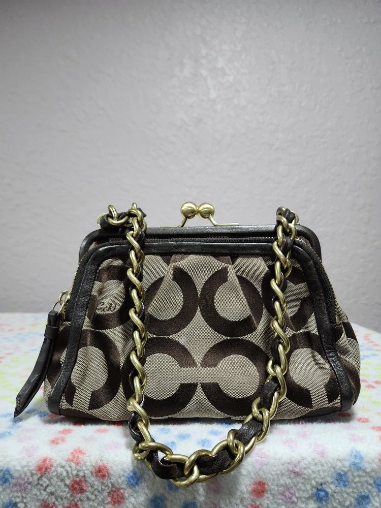Cartera Coach