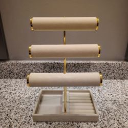 3-Tier Velvet Jewelry Stand (Beige & Gold) – NEW $25