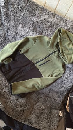 Hooded sweater