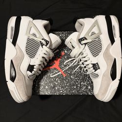 Jordan 4 Military Black 